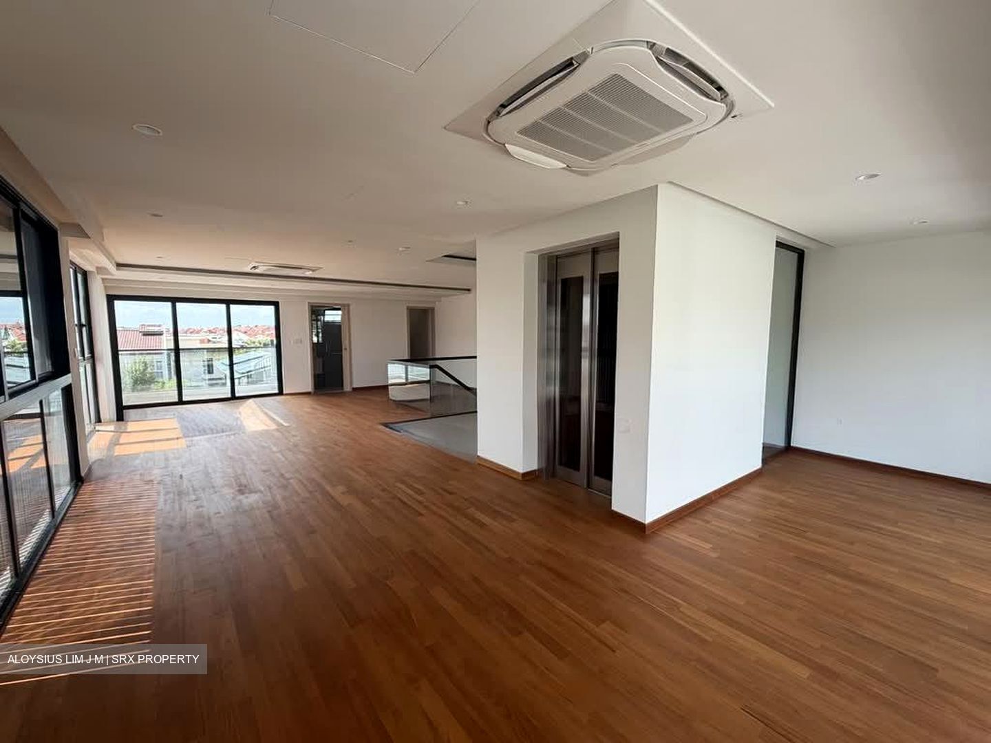 Lucky Hills (D16), Terrace #559077451